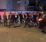 فيديو: اقتياد عشرات العمال من الضفة وغزة بطريقة مهينة في اللد 